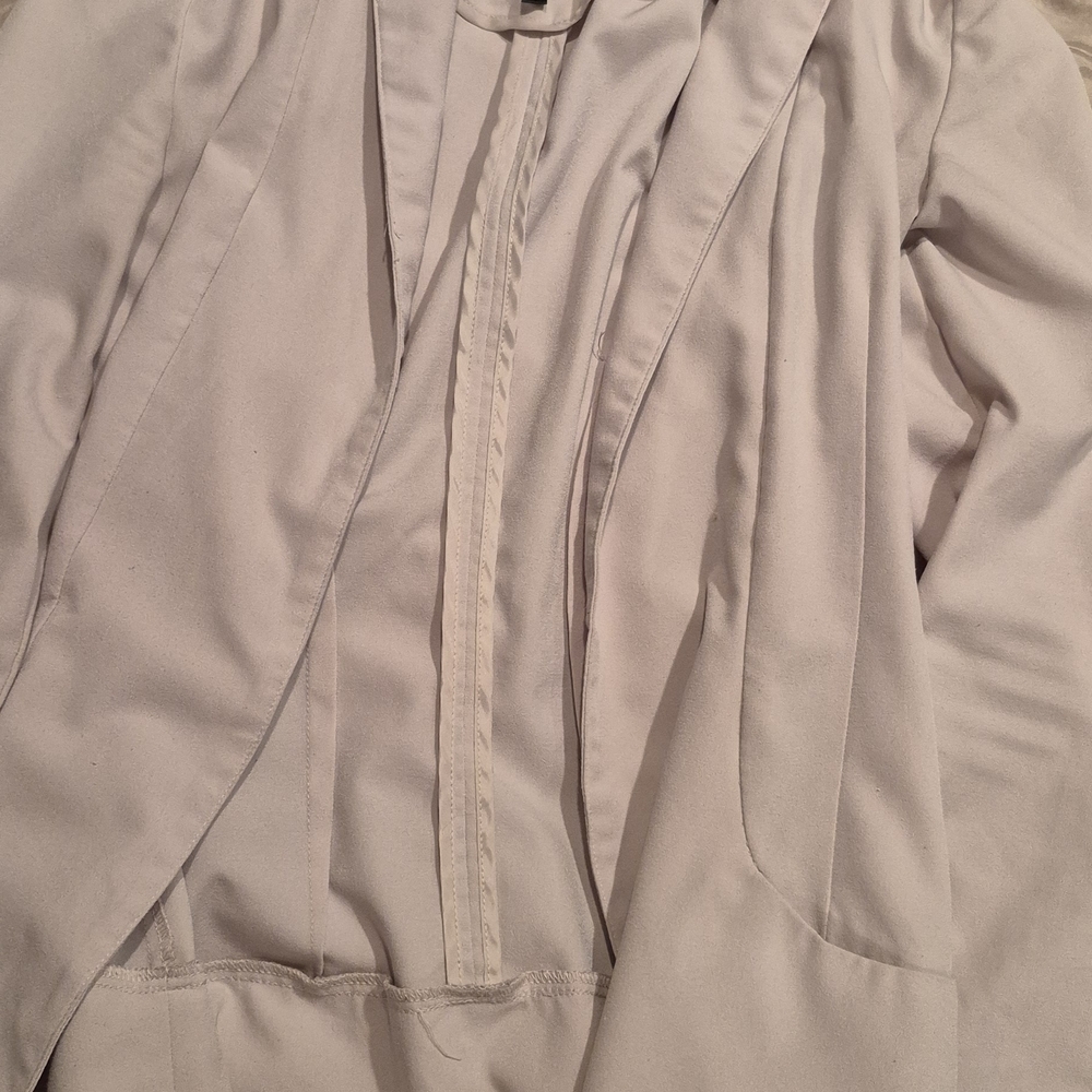 Women's Blazers - Picture 10 of 12